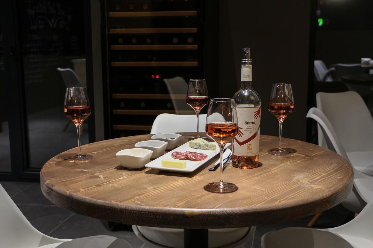 Wine Hotel Chisinau Ngoại thất bức ảnh