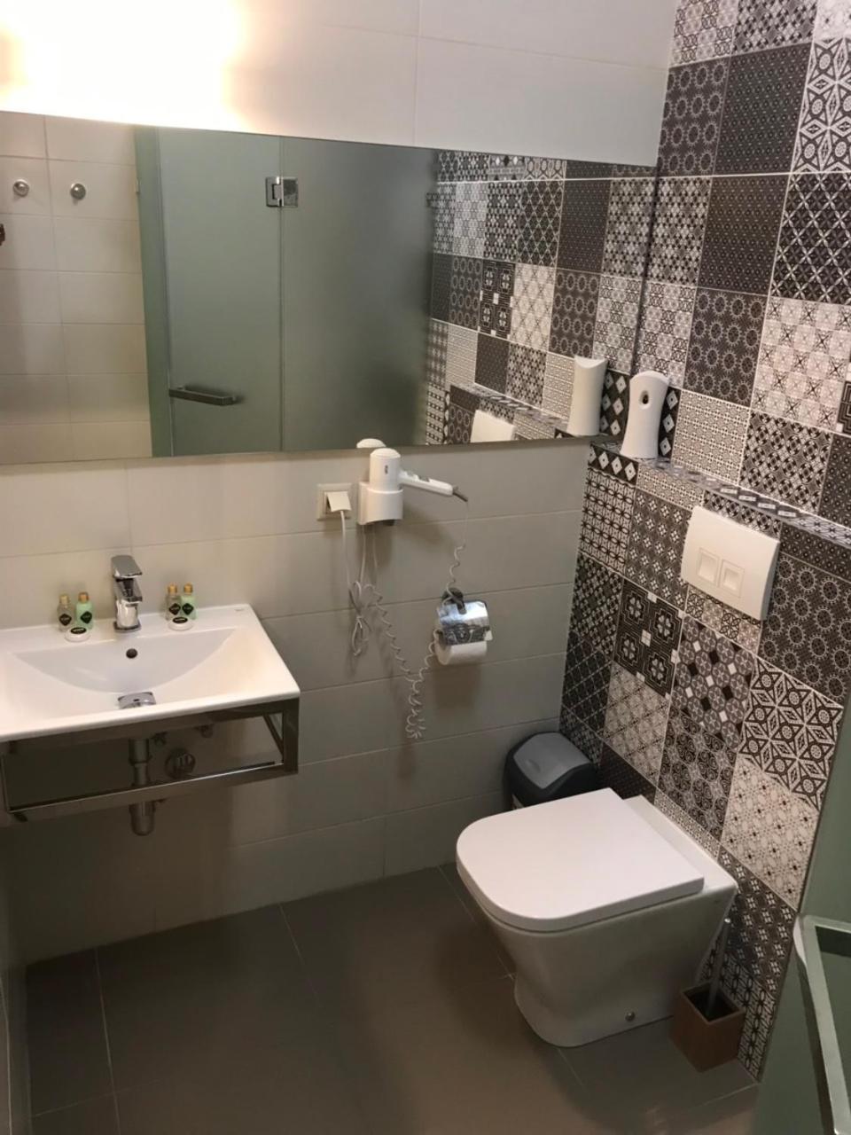 Wine Hotel Chisinau Ngoại thất bức ảnh