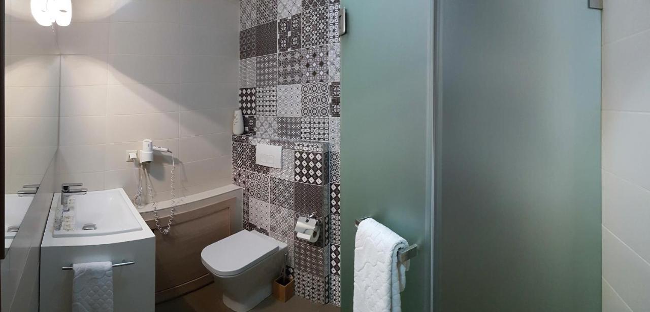 Wine Hotel Chisinau Ngoại thất bức ảnh